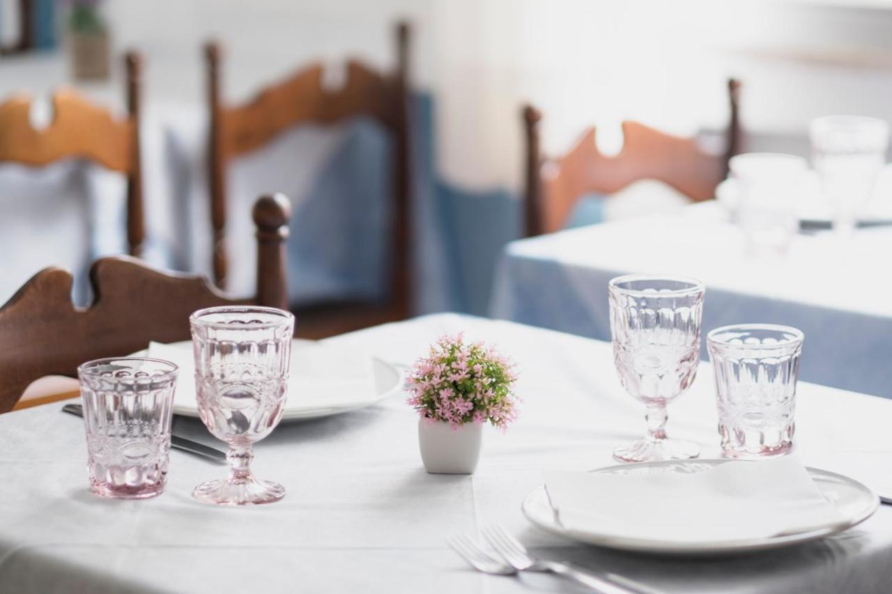 Hotel Cheri Rimini Kültér fotó