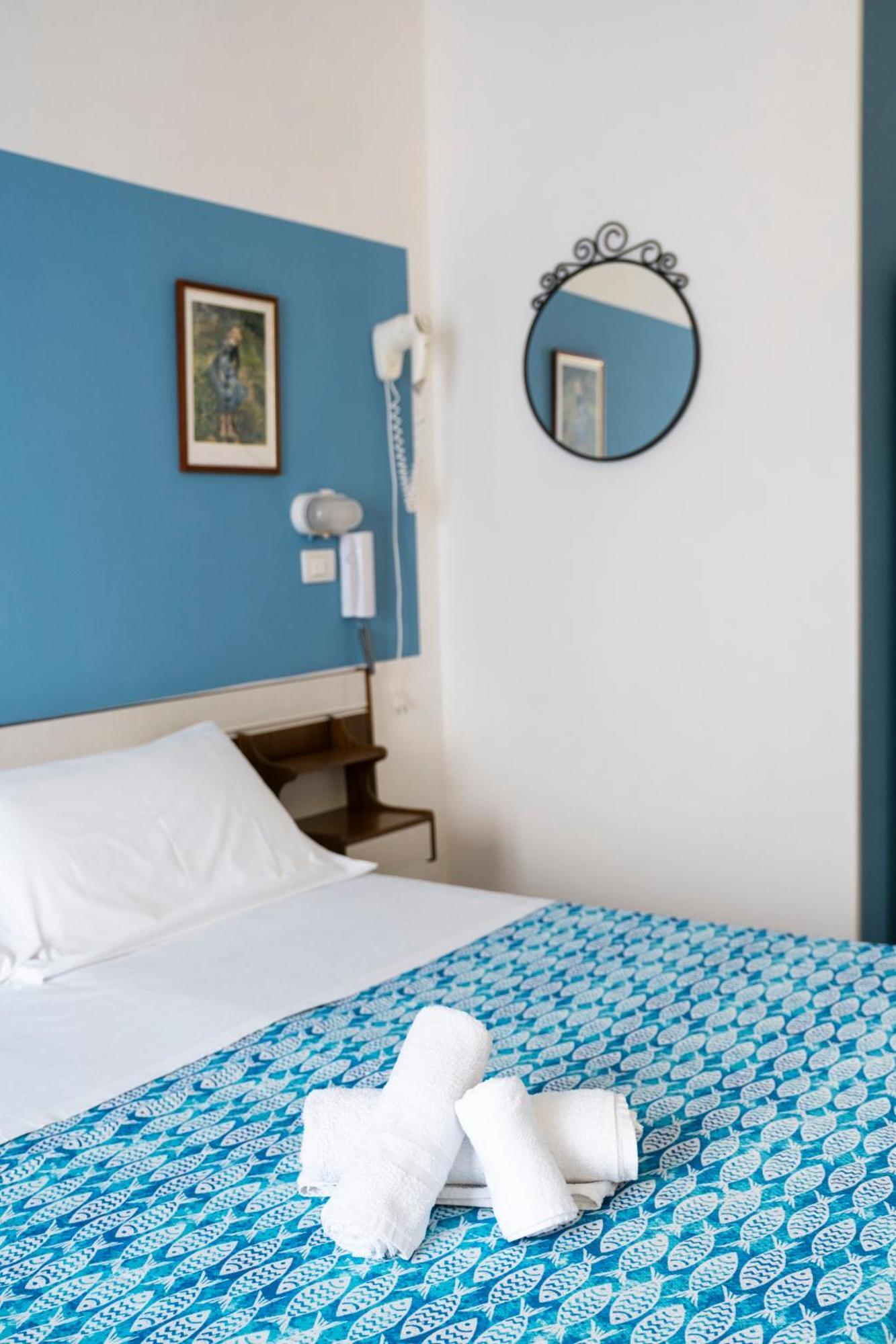 Hotel Cheri Rimini Kültér fotó