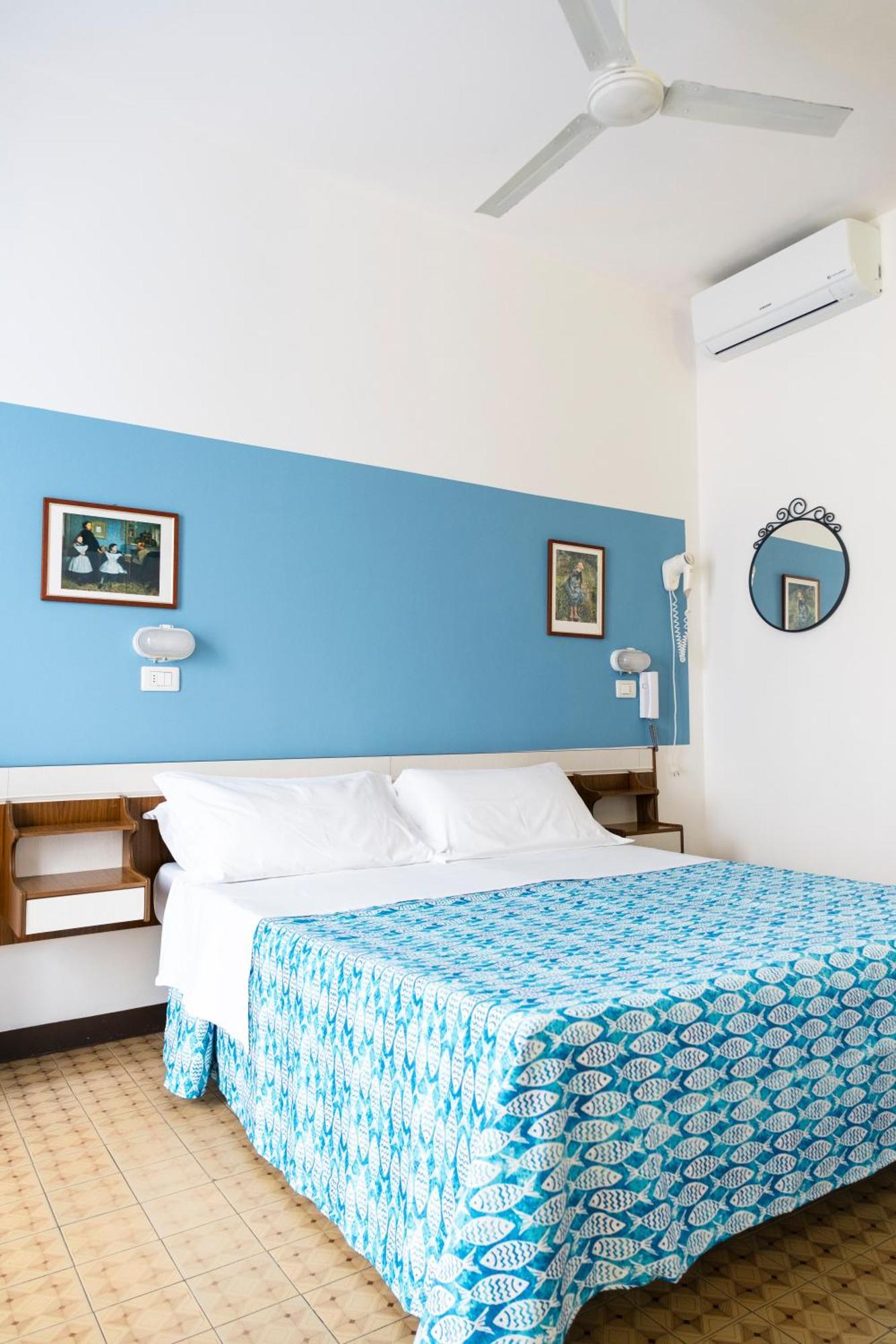 Hotel Cheri Rimini Kültér fotó
