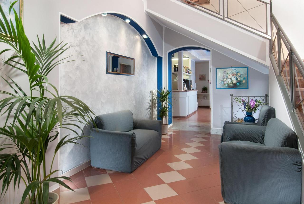 Hotel Cheri Rimini Kültér fotó